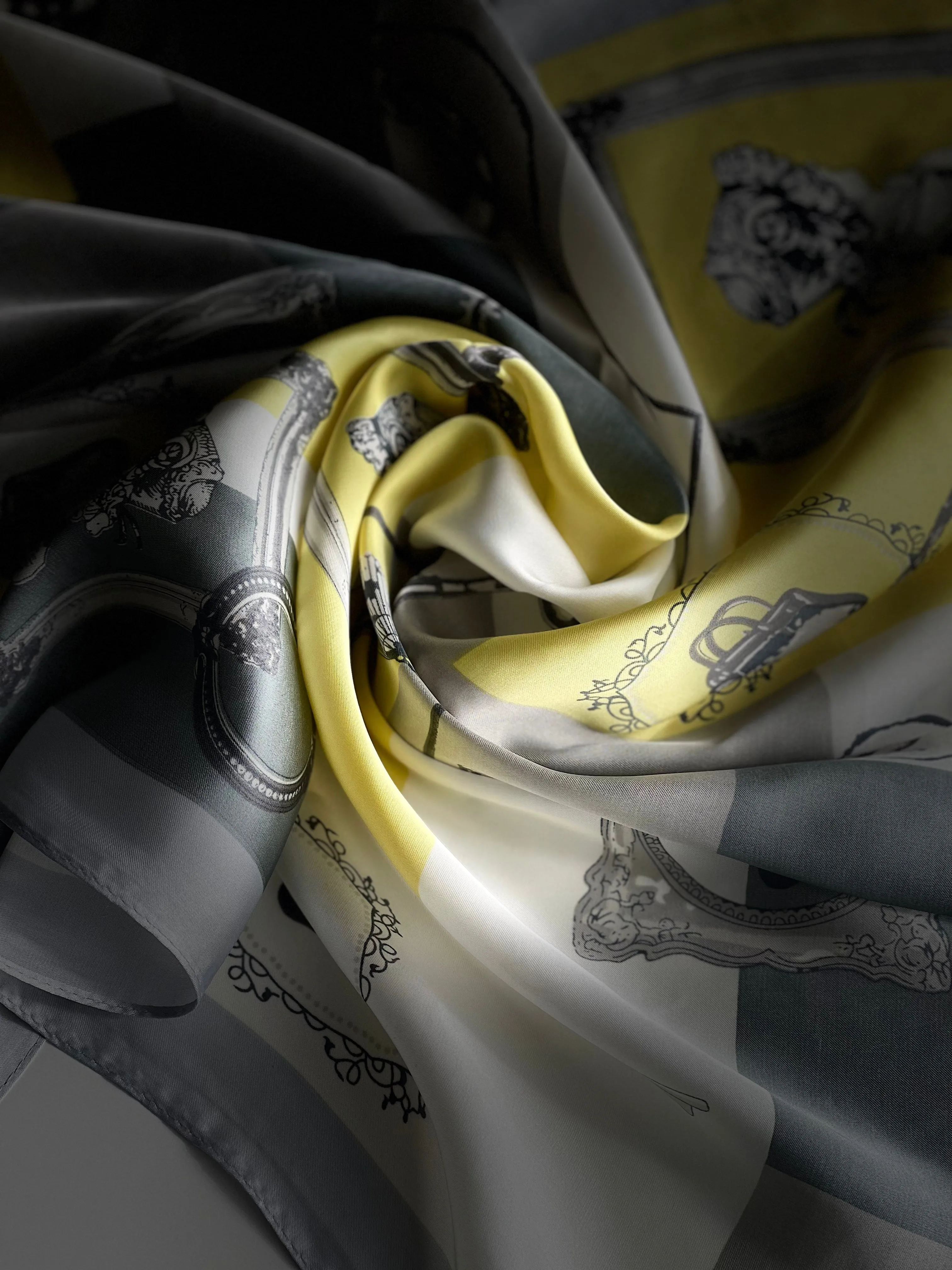 Vintage print Summer scarf